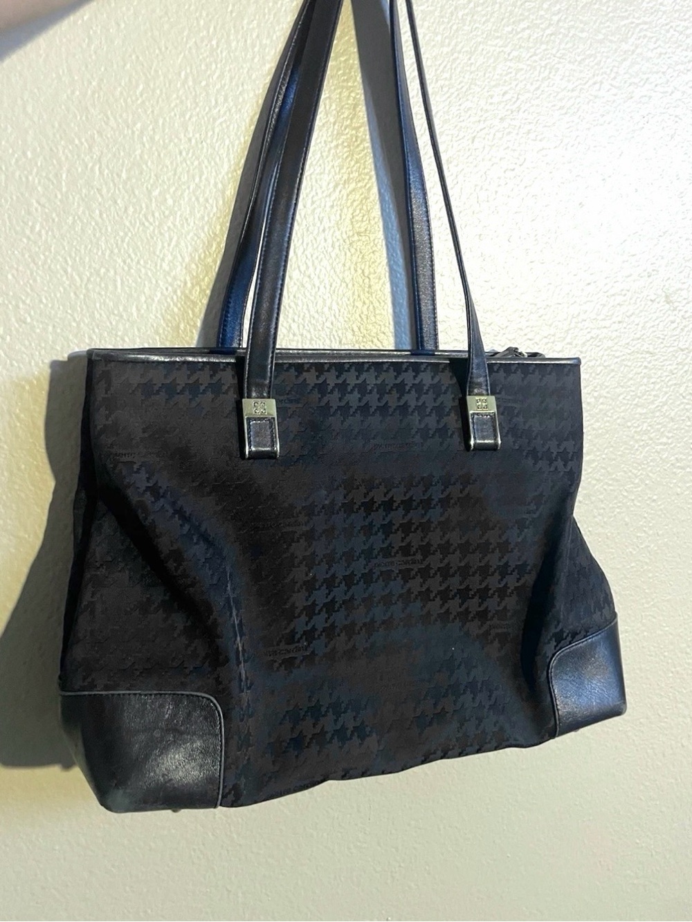PIERRE CARDIN Black Houndstooth Shoulder Tote